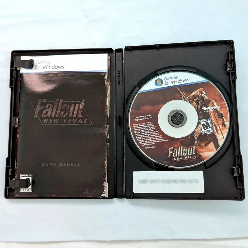 Fallout New Vegas PC Video Game 2010 Windows Bethesda Softworks Collectible